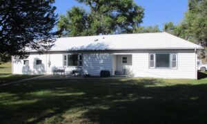 Merriman Comfort: 3 Bedrooms, 2 baths, Great Setting!